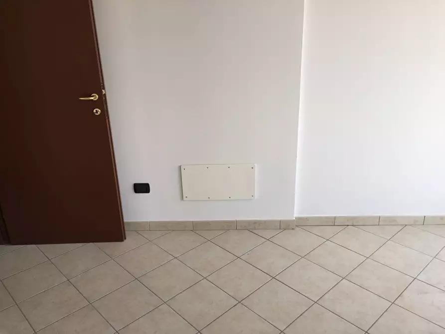 Immagine 7 di Attività commerciale in affitto  a San Miniato