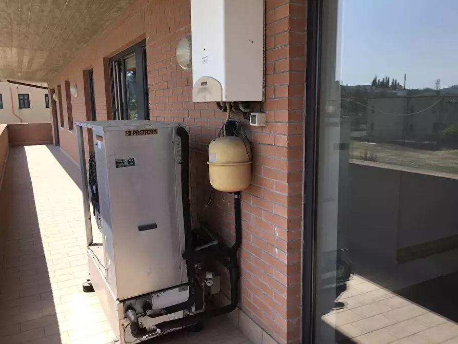 Immagine 10 di Attività commerciale in affitto  a San Miniato