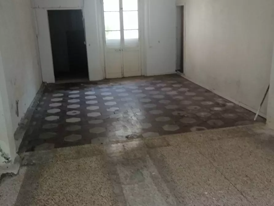 Immagine 1 di Attività commerciale in affitto  a Empoli