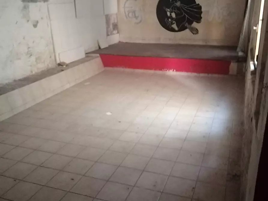 Immagine 2 di Attività commerciale in affitto  a Empoli