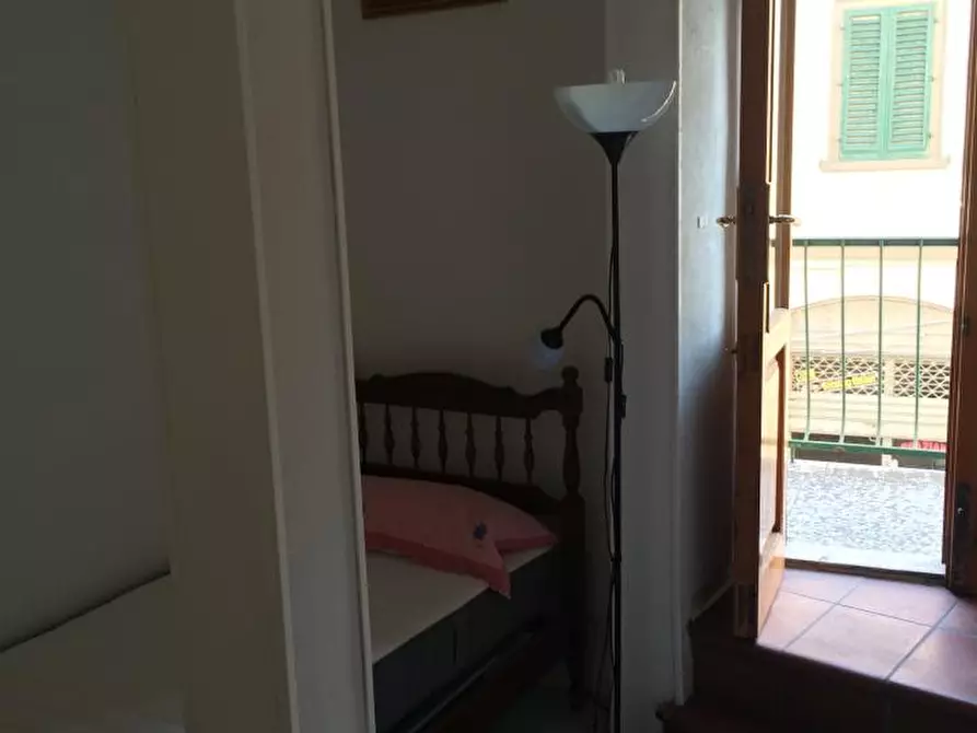 Immagine 6 di Camera in affitto  a Empoli