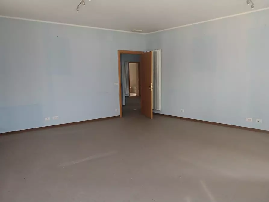 Immagine 10 di Ufficio in affitto  in Via Paolo Regis 1 a Chivasso