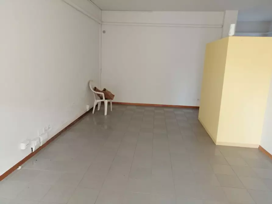 Immagine 4 di Attività commerciale in affitto  a Empoli