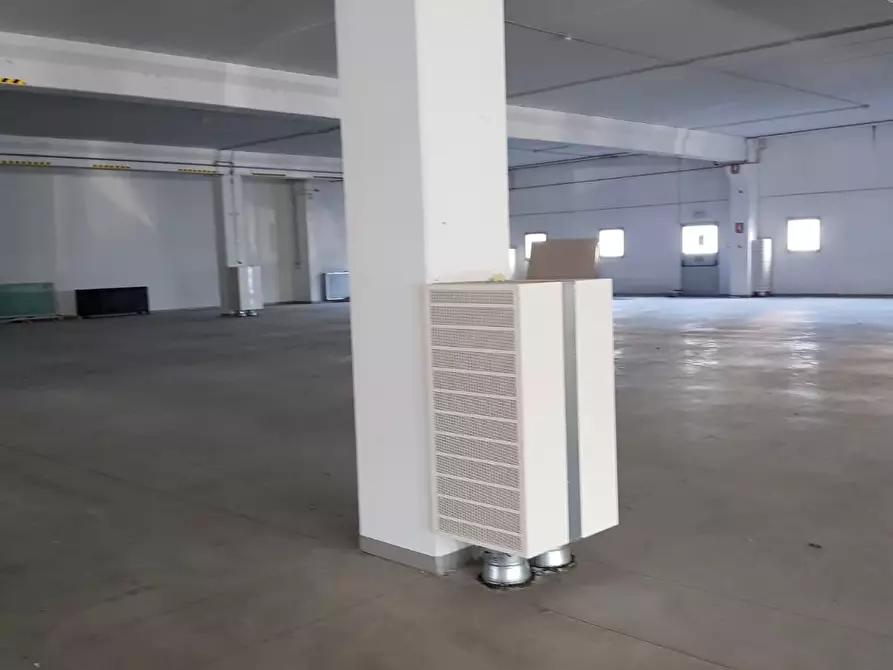 Immagine 2 di Laboratorio in affitto  a Empoli