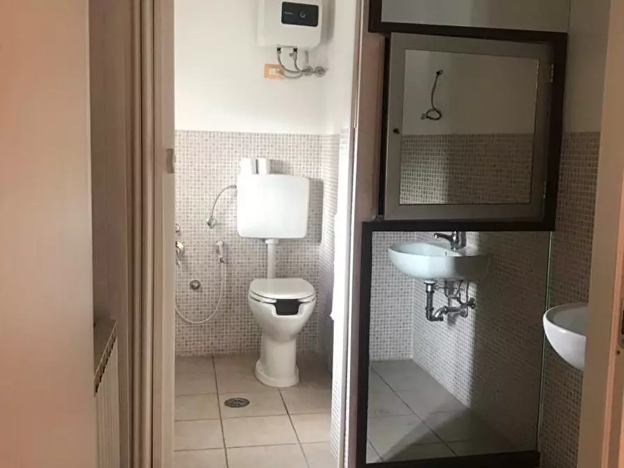 Immagine 7 di Attività commerciale in affitto  a Fucecchio