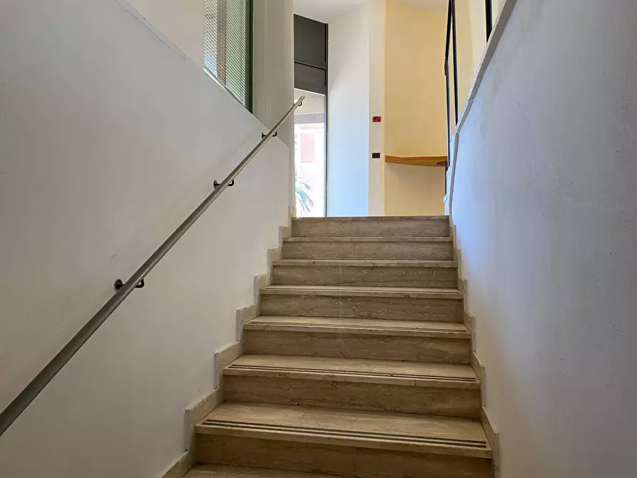 Immagine 12 di Ufficio in affitto  a Empoli