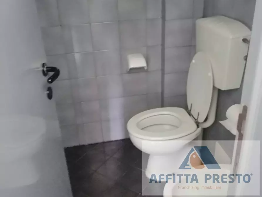 Immagine 8 di Magazzino in affitto  a Fucecchio