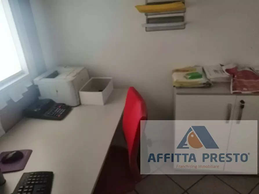 Immagine 10 di Magazzino in affitto  a Fucecchio