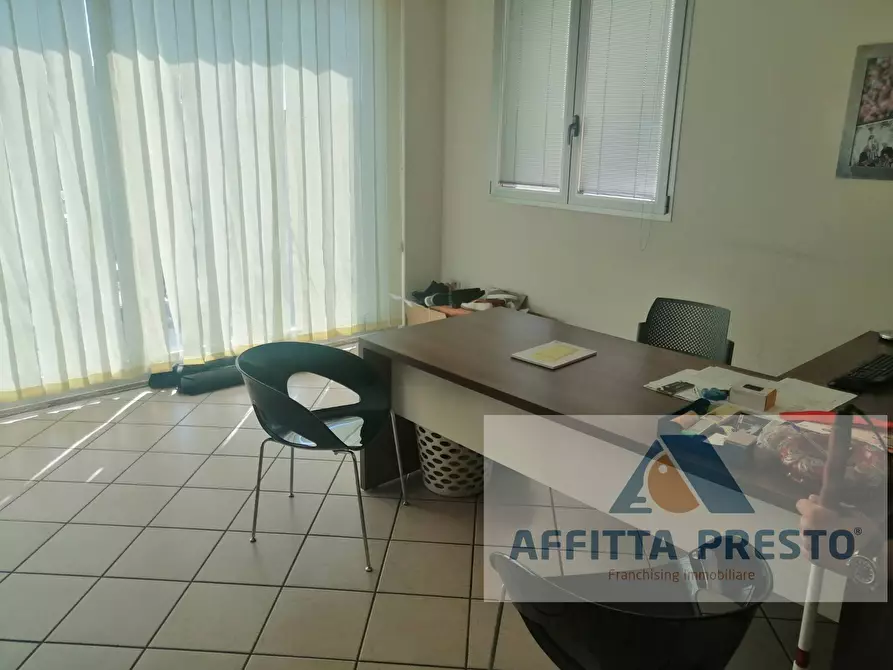 Immagine 15 di Magazzino in affitto  a Fucecchio