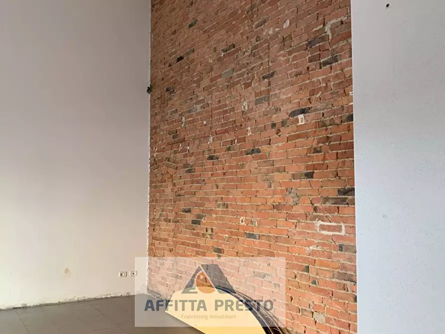 Immagine 4 di Negozio in affitto  a Empoli