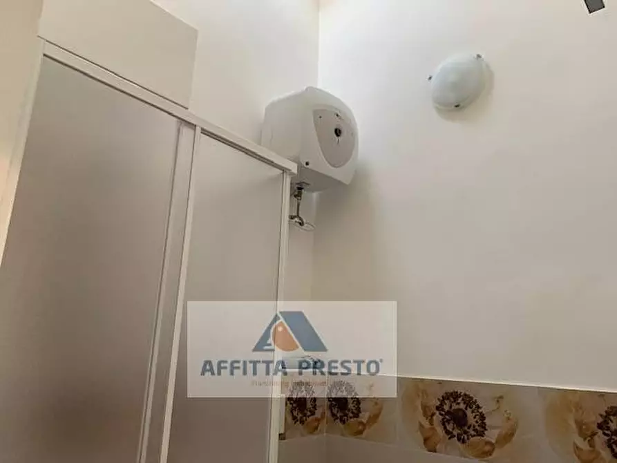 Immagine 12 di Camera in affitto  a Empoli