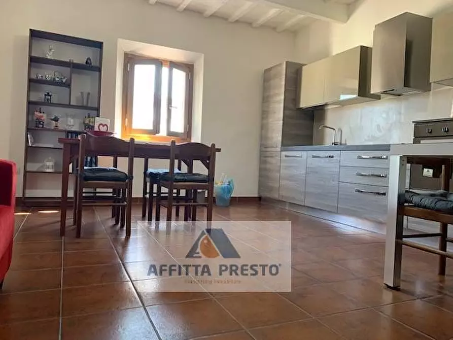 Immagine 13 di Camera in affitto  a Empoli