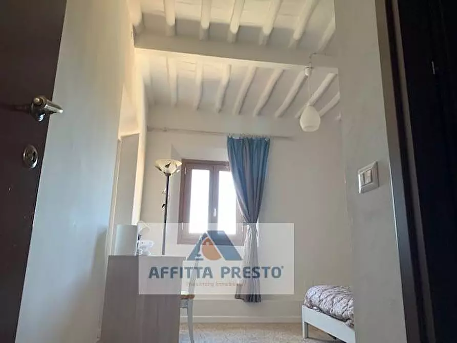 Immagine 2 di Camera in affitto  a Empoli