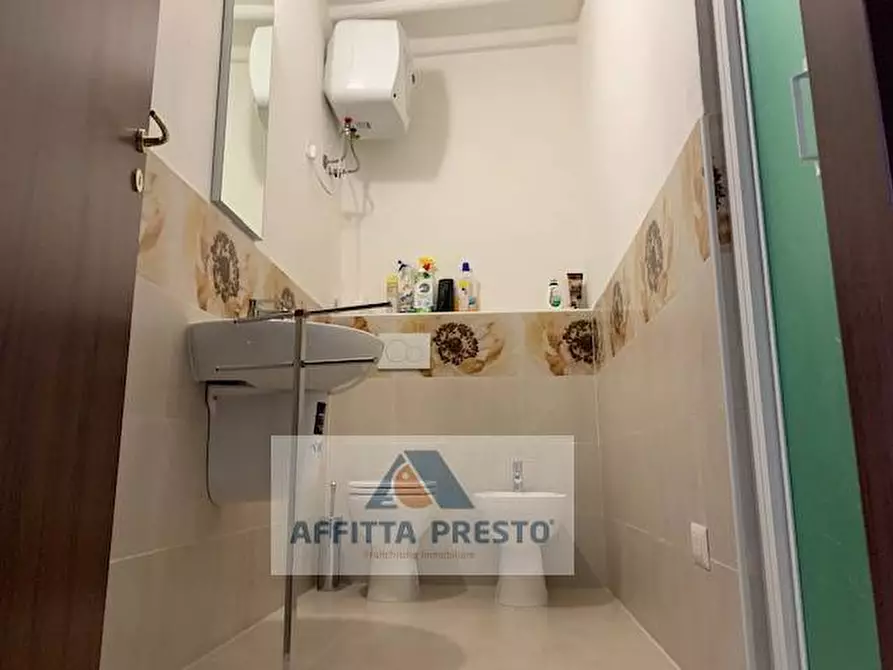 Immagine 4 di Camera in affitto  a Empoli