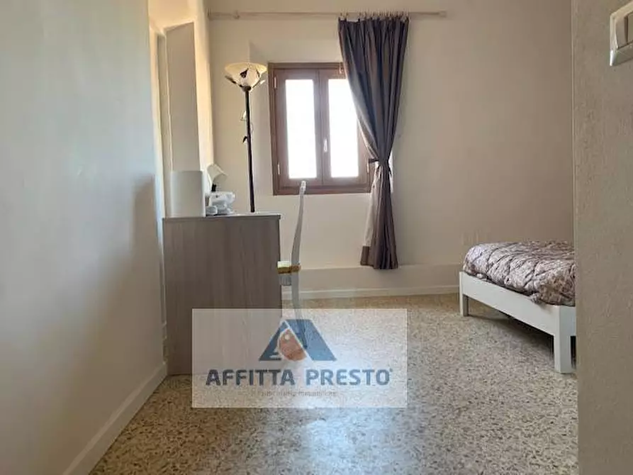 Immagine 5 di Camera in affitto  a Empoli