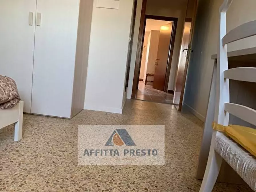 Immagine 12 di Camera in affitto  a Empoli