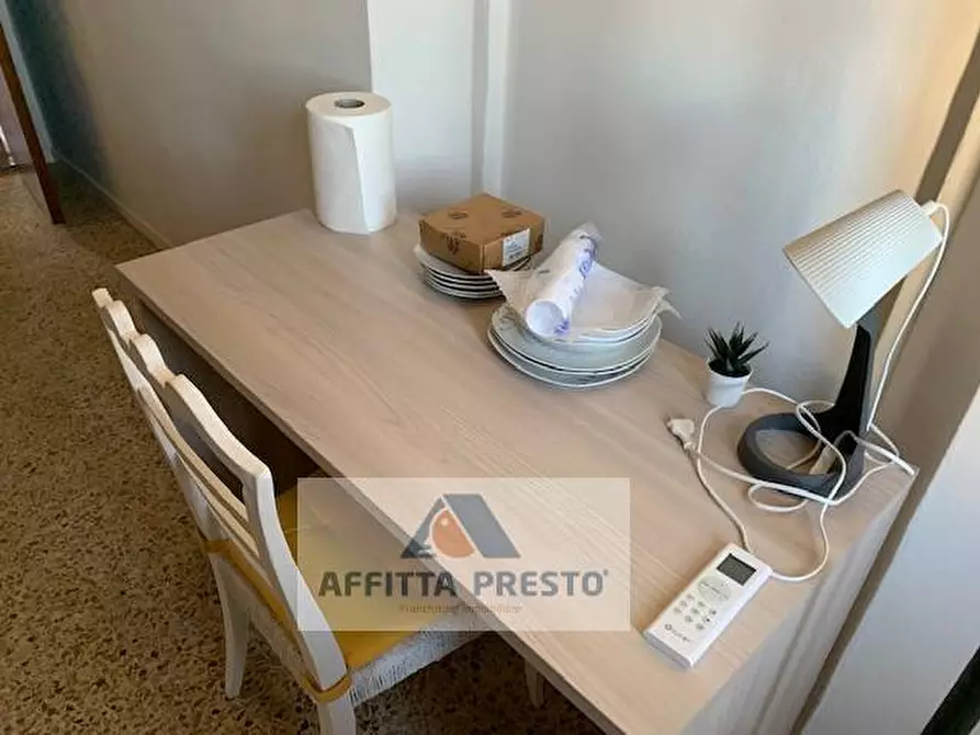Immagine 13 di Camera in affitto  a Empoli