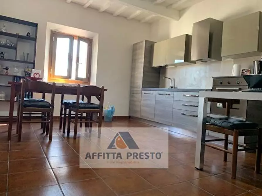 Immagine 18 di Camera in affitto  a Empoli