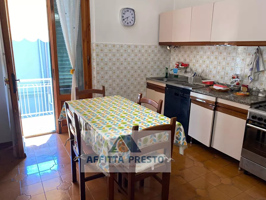 Immagine 4 di Camera in affitto  a Empoli