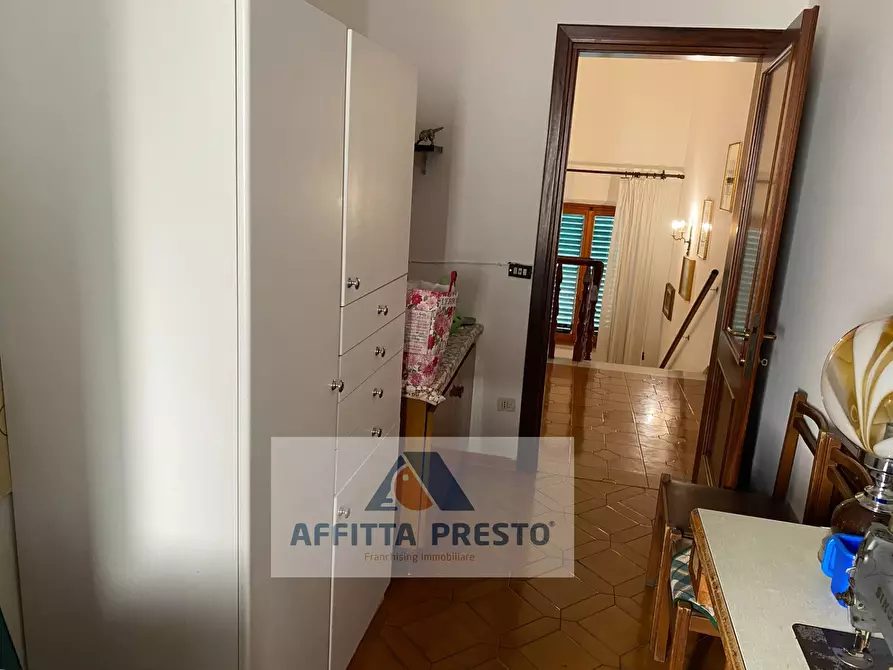 Immagine 10 di Camera in affitto  a Empoli