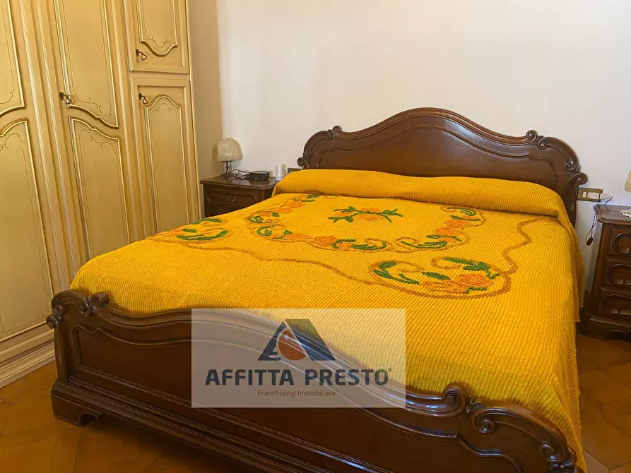 Immagine 11 di Camera in affitto  a Empoli