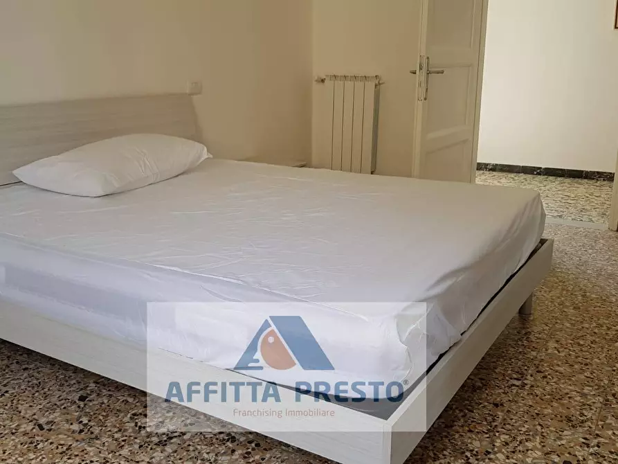 Immagine 4 di Camera in affitto  a Empoli