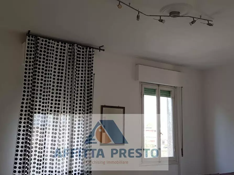 Immagine 6 di Camera in affitto  a Empoli