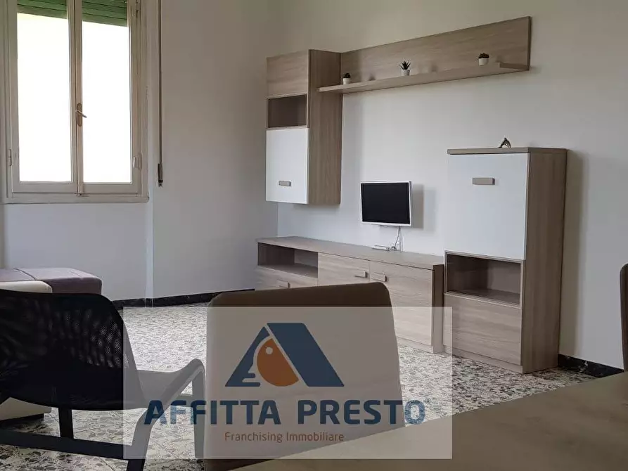 Immagine 9 di Camera in affitto  a Empoli