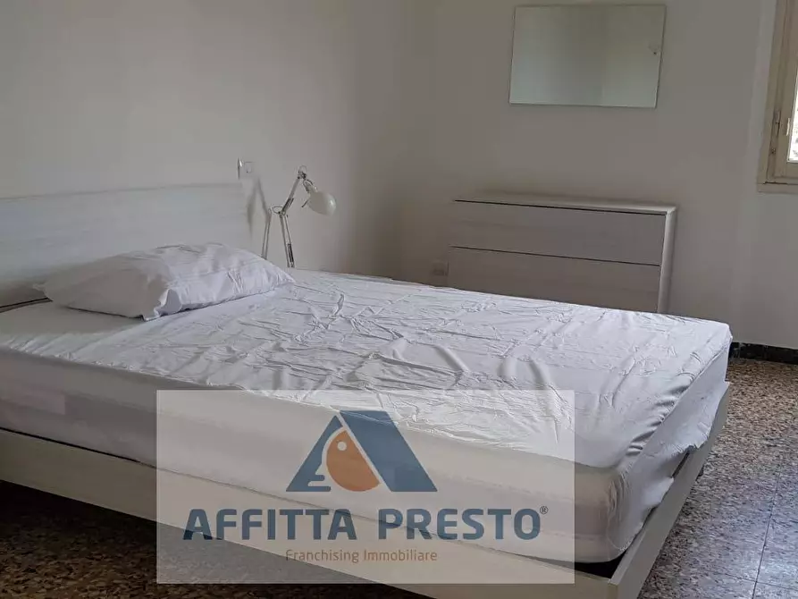 Immagine 13 di Camera in affitto  a Empoli