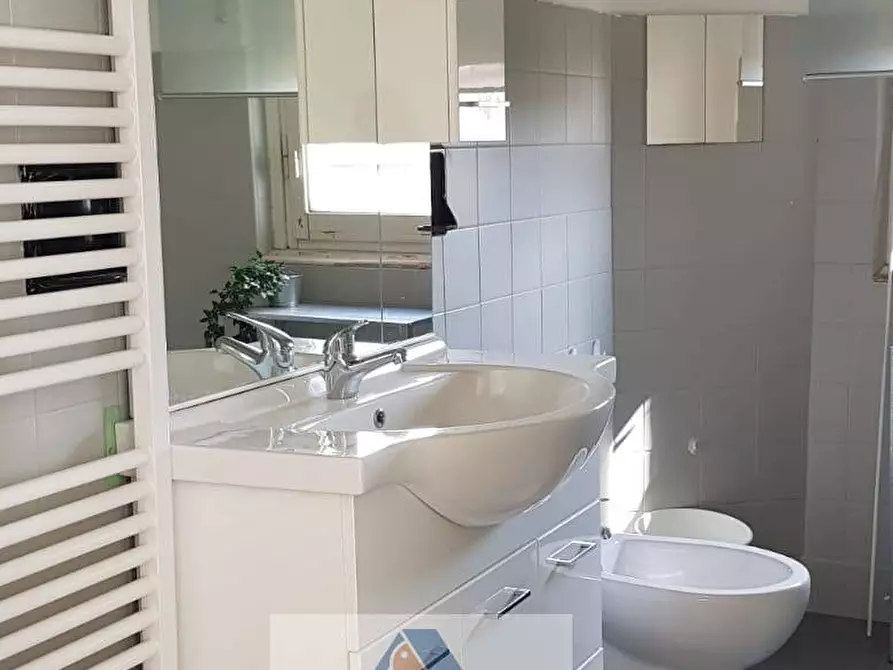 Immagine 15 di Camera in affitto  a Empoli