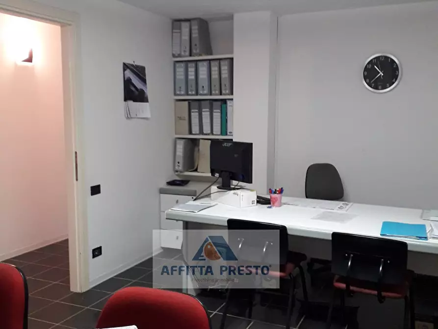 Immagine 2 di Ufficio in affitto  a Empoli