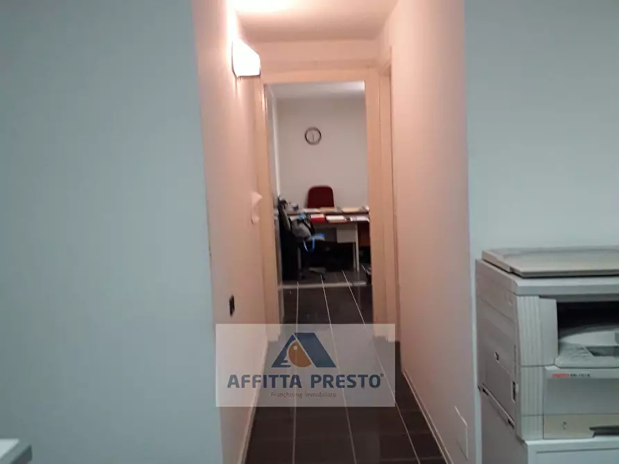 Immagine 5 di Ufficio in affitto  a Empoli