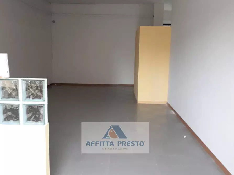 Immagine 3 di Attività commerciale in affitto  a Empoli