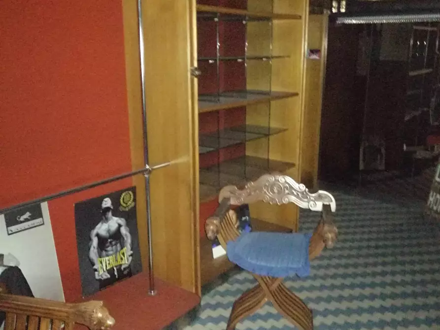 Immagine 4 di Negozio in affitto  a Montelupo Fiorentino