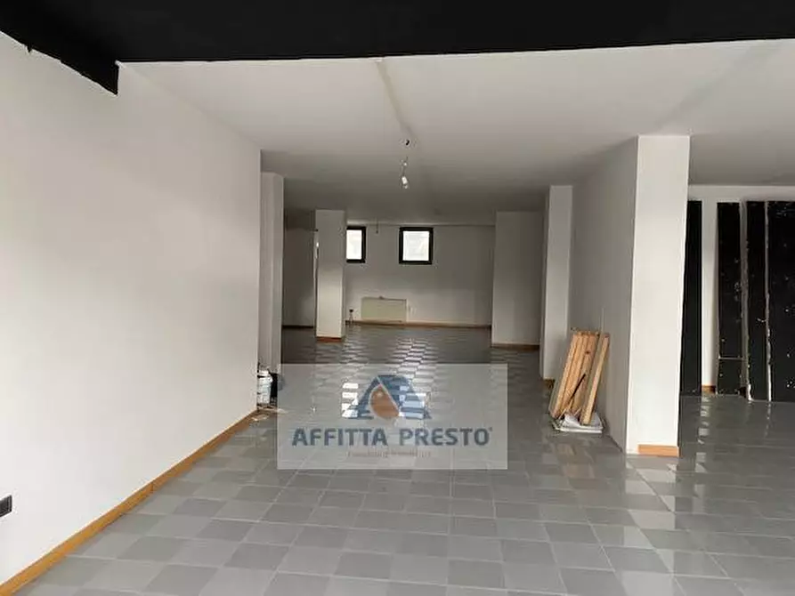 Immagine 1 di Attività commerciale in affitto  a Empoli