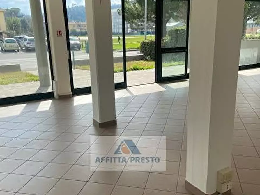 Immagine 2 di Attività commerciale in affitto  a San Miniato