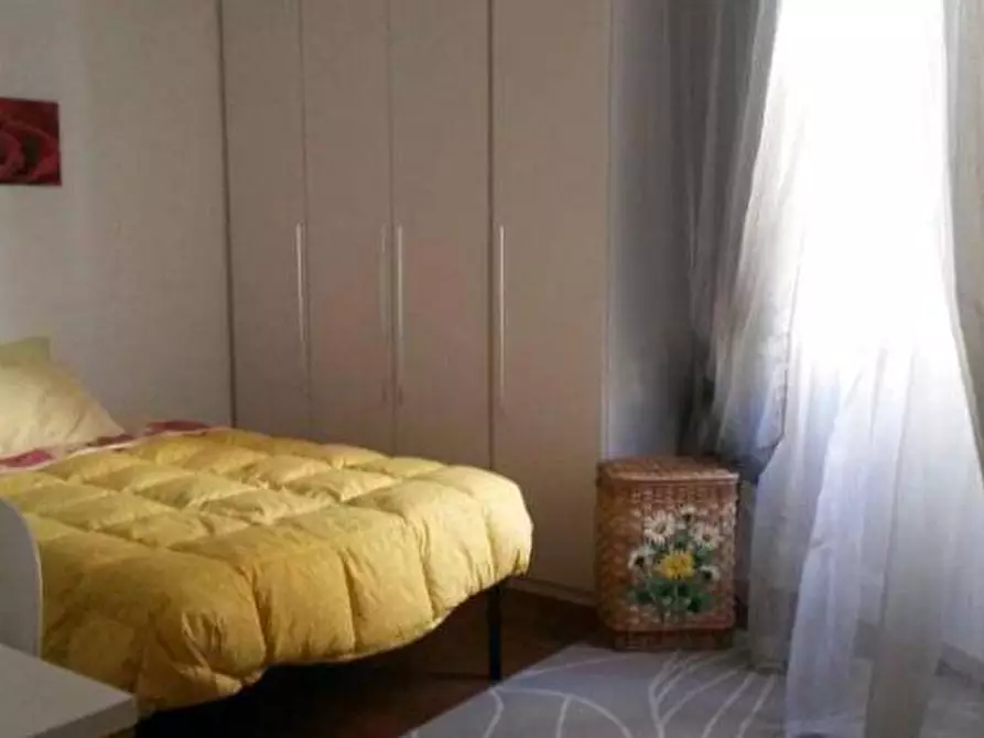 Immagine 1 di Camera in affitto  a Firenze