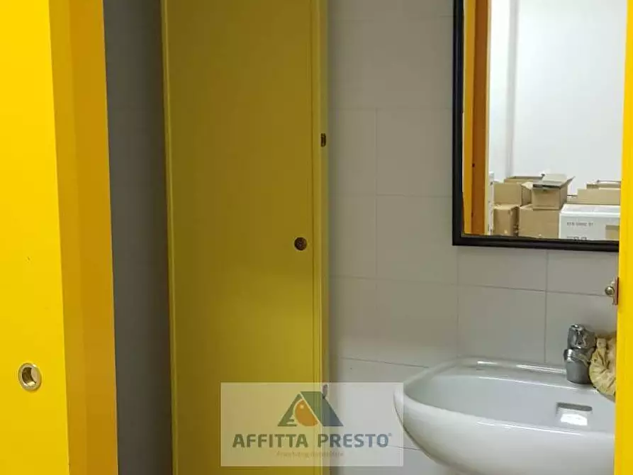 Immagine 2 di Laboratorio in affitto  a Vinci