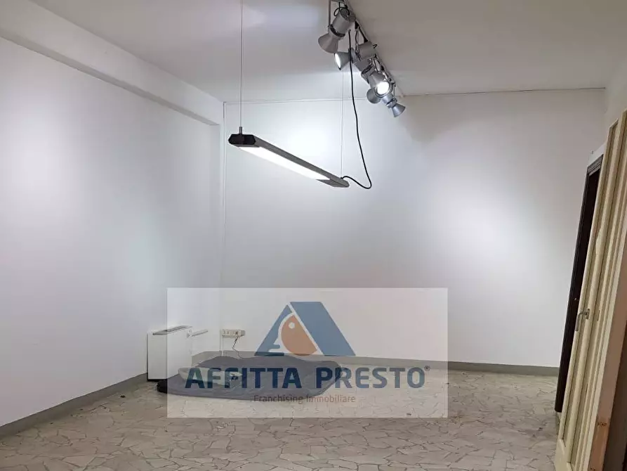 Immagine 6 di Laboratorio in affitto  a Vinci