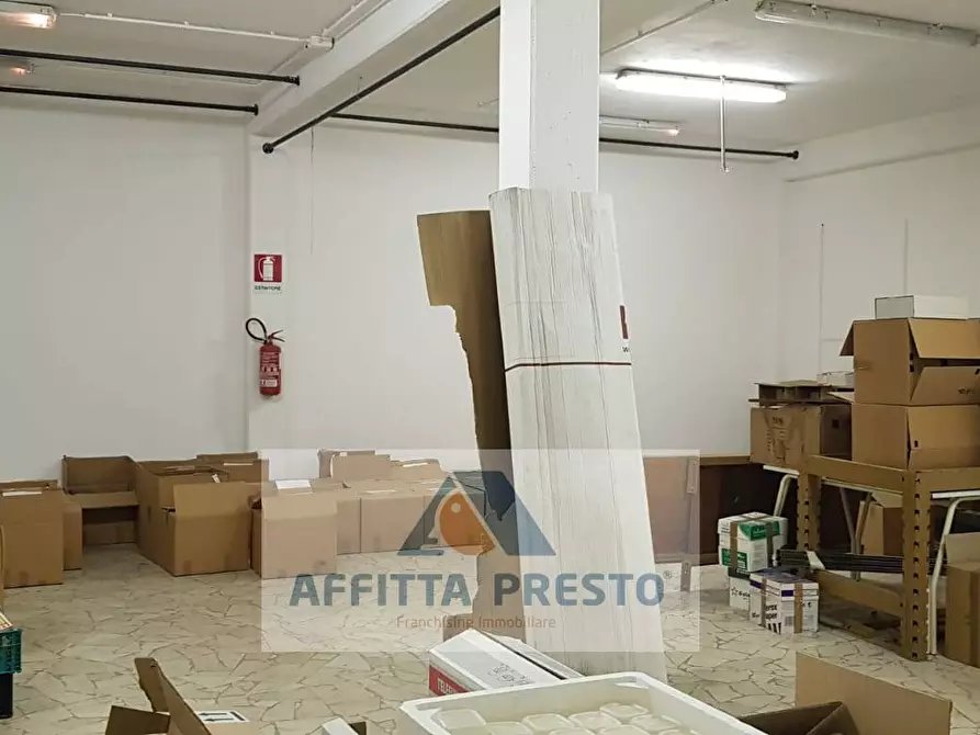 Immagine 8 di Laboratorio in affitto  a Vinci