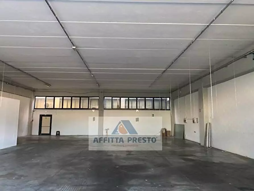 Immagine 1 di Attività commerciale in affitto  a Empoli