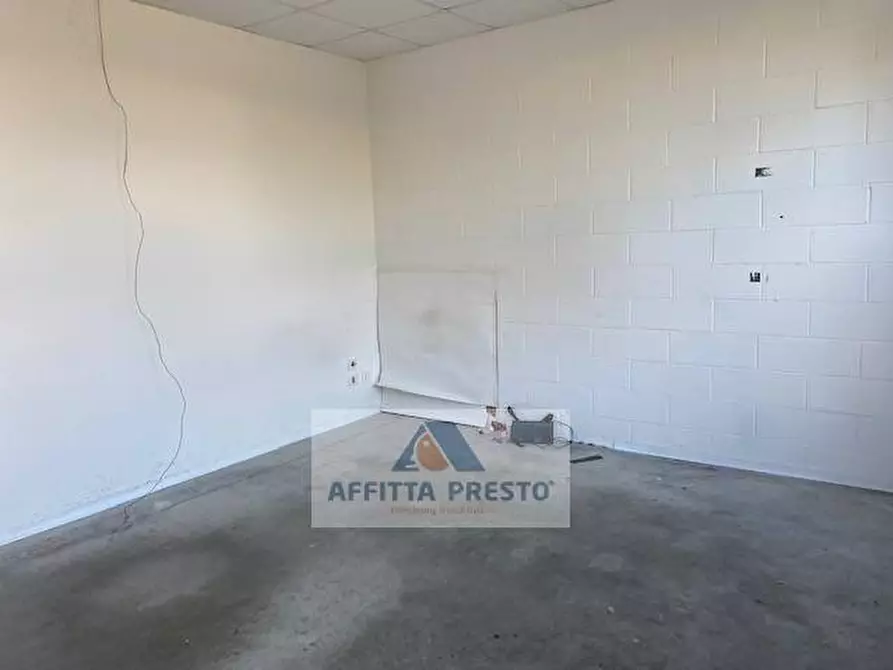 Immagine 3 di Attività commerciale in affitto  a Empoli