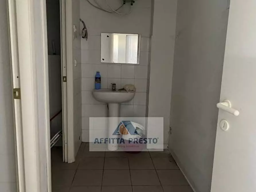 Immagine 6 di Attività commerciale in affitto  a Empoli