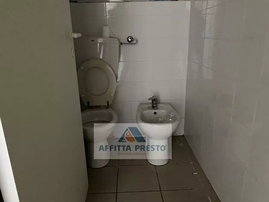 Immagine 7 di Attività commerciale in affitto  a Empoli