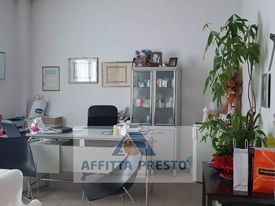Immagine 3 di Ufficio in affitto  a San Miniato