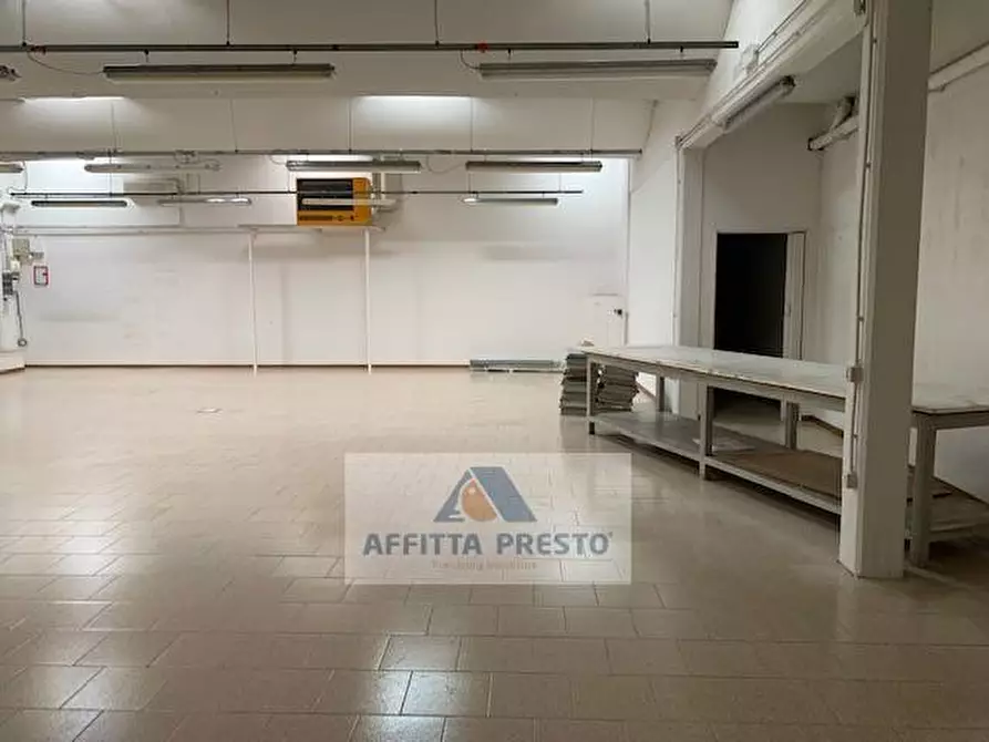 Immagine 7 di Laboratorio in affitto  a Empoli
