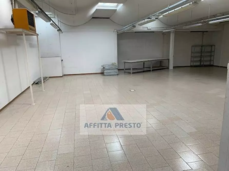 Immagine 13 di Laboratorio in affitto  a Empoli