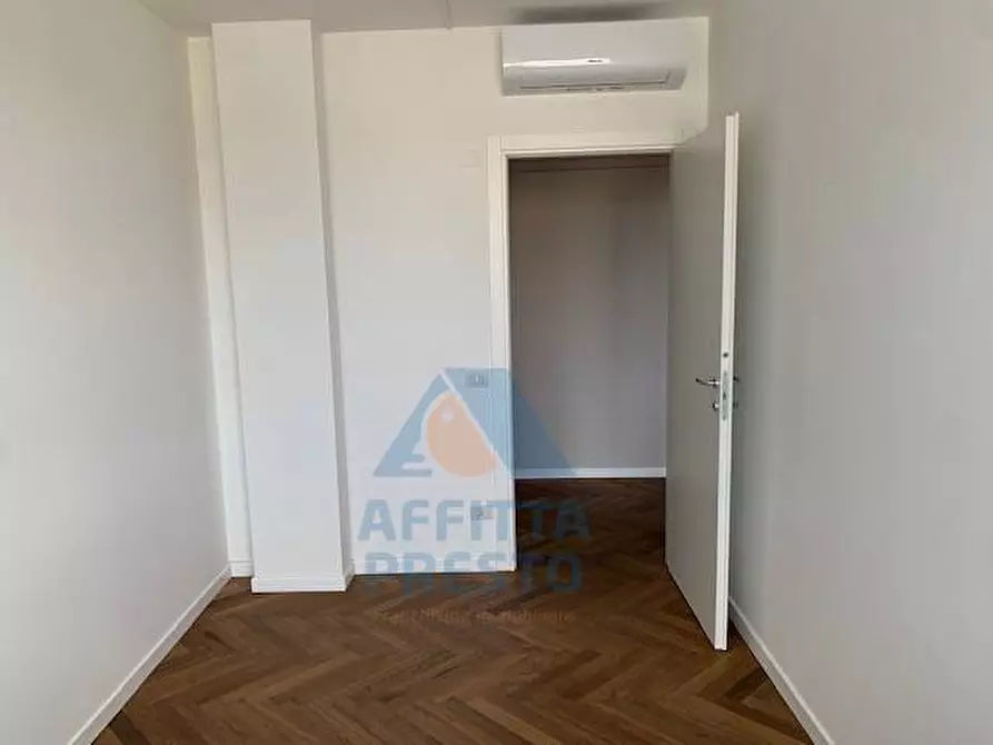 Immagine 9 di Ufficio in affitto  a Vinci