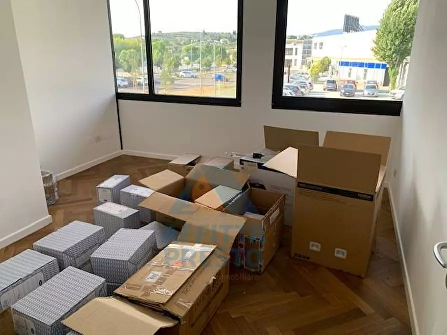 Immagine 11 di Ufficio in affitto  a Vinci