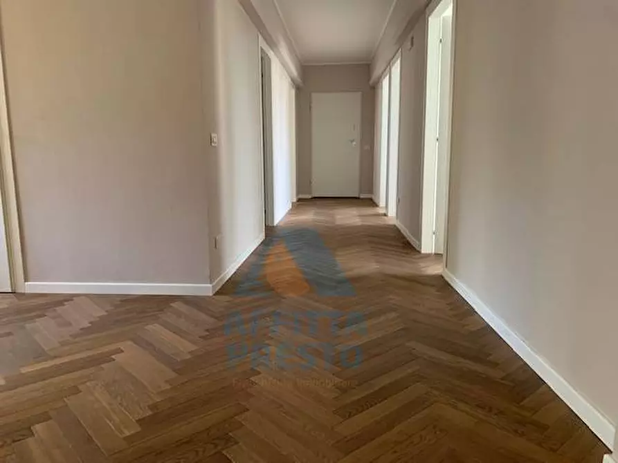 Immagine 14 di Ufficio in affitto  a Vinci